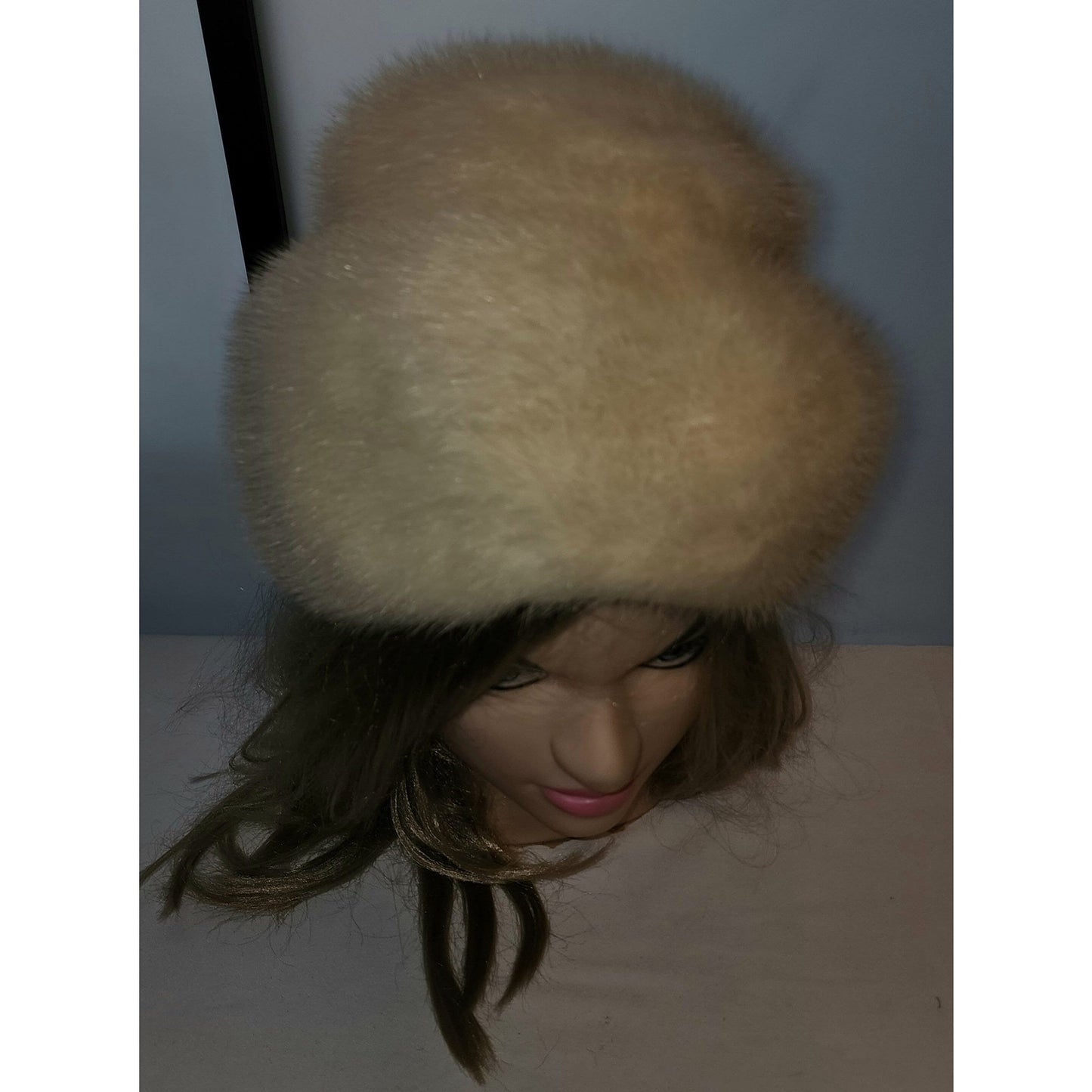 Vintage fur hat 1960s large cream mink fur beehive pouf hat boho apres ski winter hat 22 in.