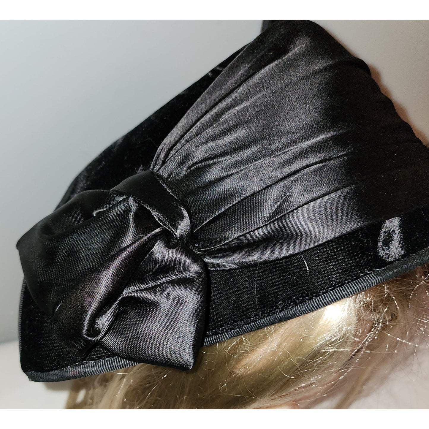 Vintage Asymmetric Hat Chic 1940s Black Velvet Fabric Bow Hat Film Noir Mid Century