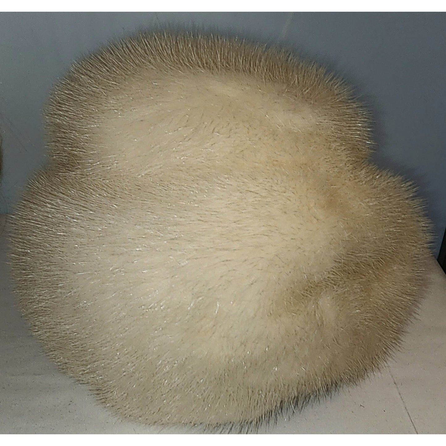 Vintage fur hat 1960s large cream mink fur beehive pouf hat boho apres ski winter hat 22 in.