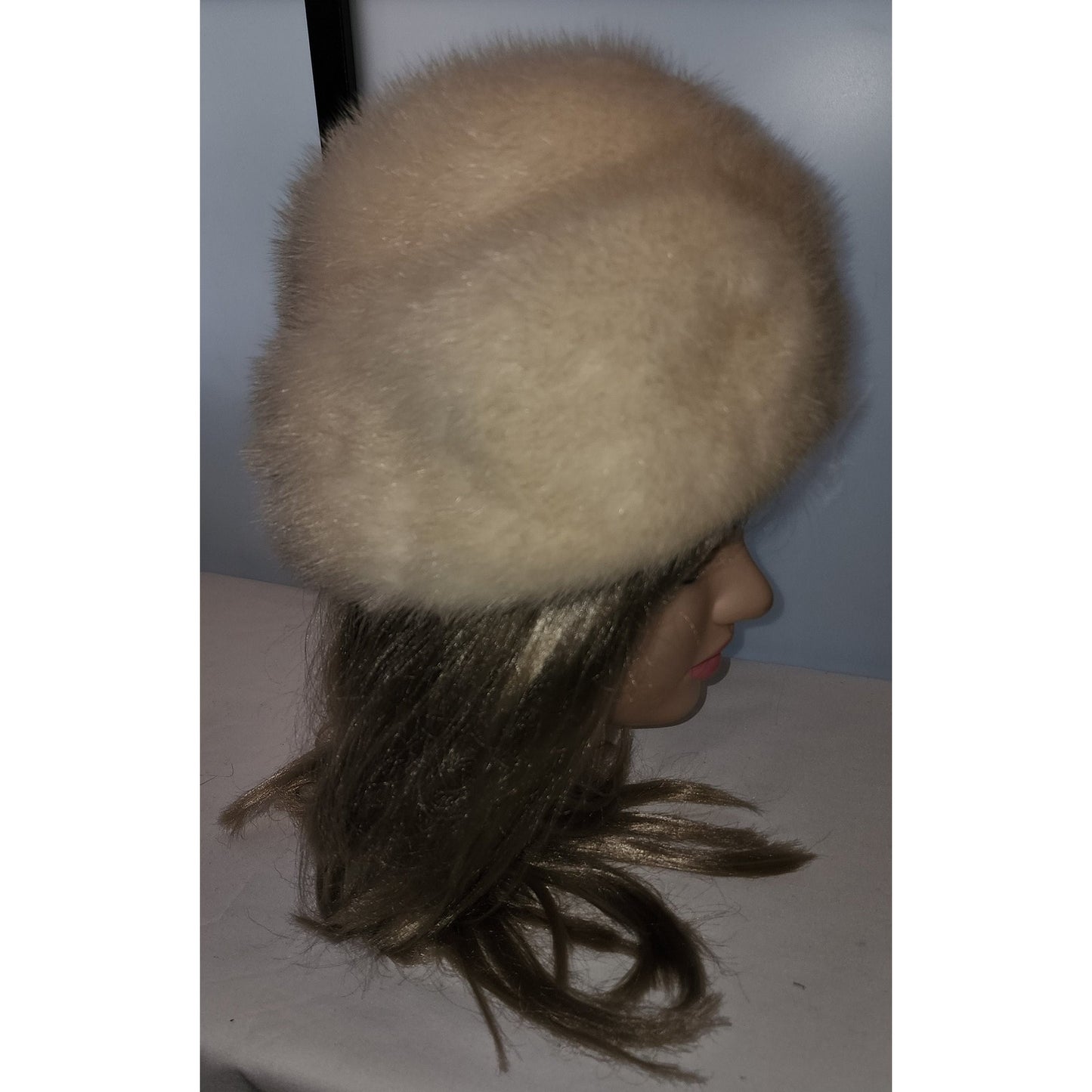 Vintage fur hat 1960s large cream mink fur beehive pouf hat boho apres ski winter hat 22 in.