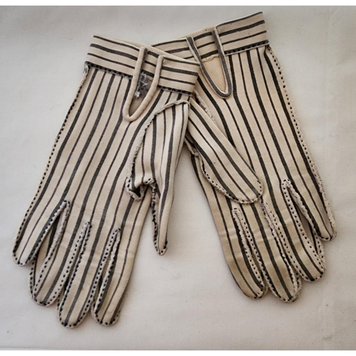 Vintage Hermes Gloves 1950s Cream Blue Pinstriped Cotton Blend Gant Hermes Wear Right Exclusive USA Mid Century Designer