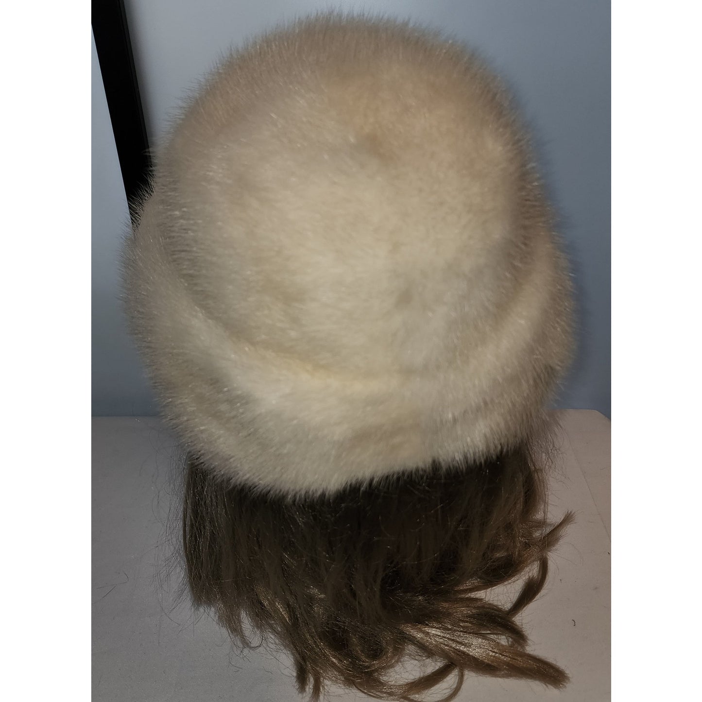 Vintage fur hat 1960s large cream mink fur beehive pouf hat boho apres ski winter hat 22 in.