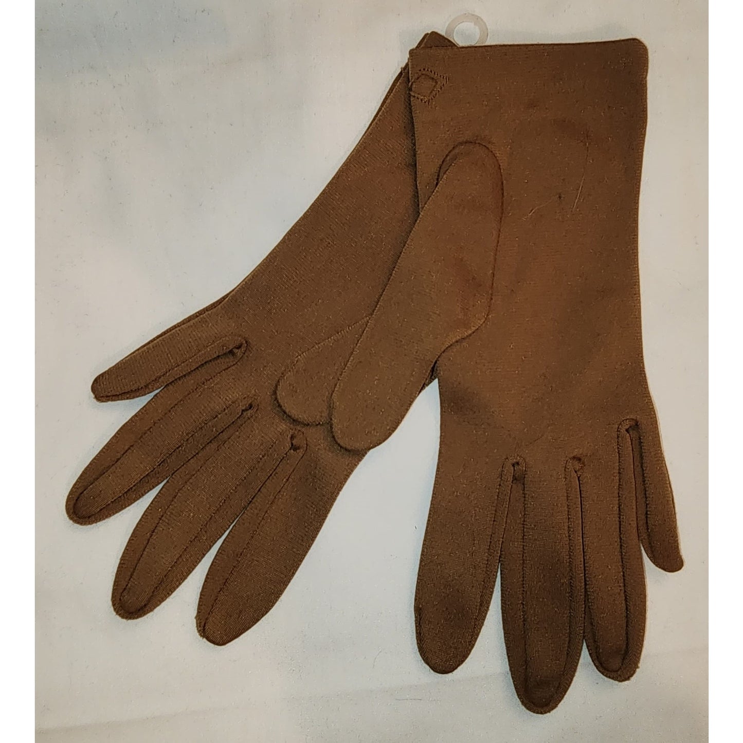 Vintage Brown Gloves 1960s Light Chocolate Brown Nylon Stretch Wrist Gloves Scalloped Wrist Accent Mid Century S M