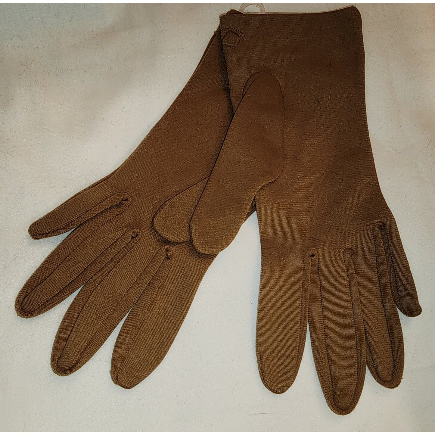 Vintage Brown Gloves 1960s Light Chocolate Brown Nylon Stretch Wrist Gloves Scalloped Wrist Accent Mid Century S M