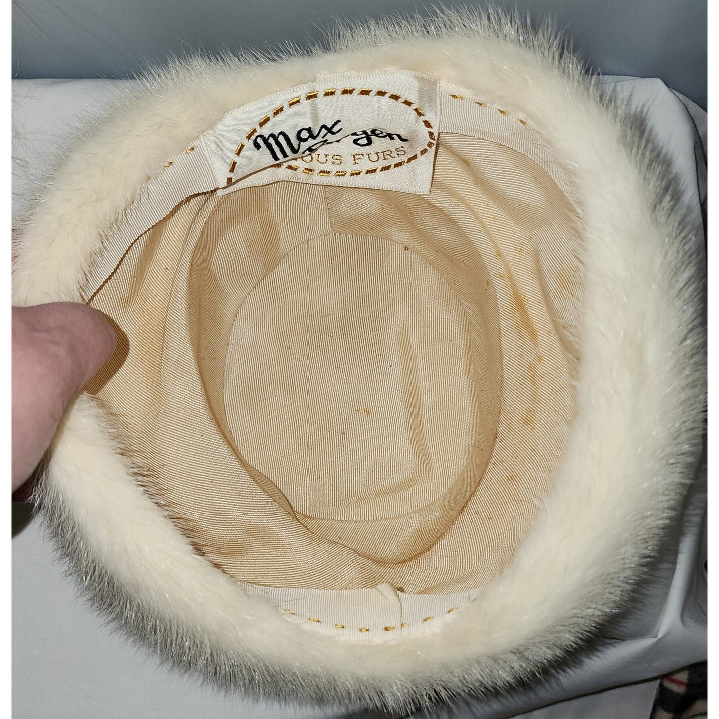 Vintage fur hat 1960s large cream mink fur beehive pouf hat boho apres ski winter hat 22 in.