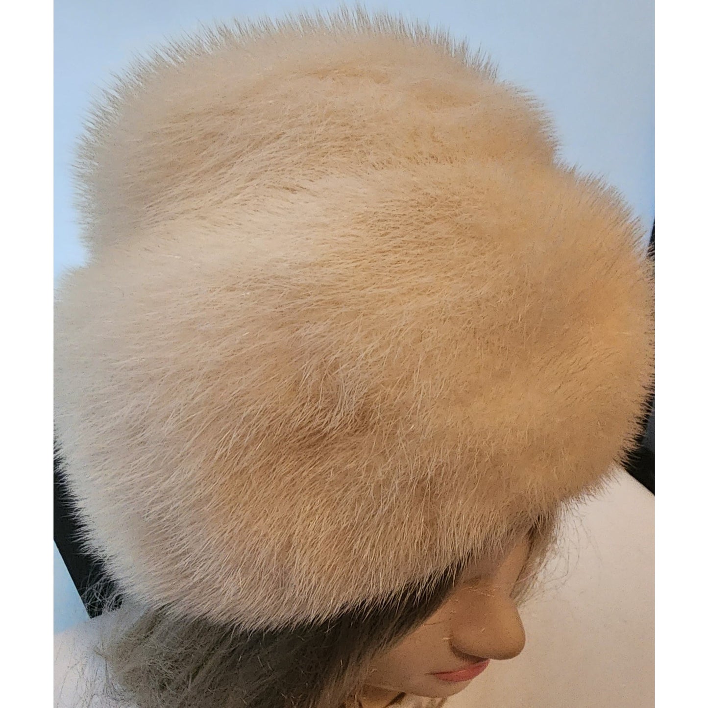 Vintage fur hat 1960s large cream mink fur beehive pouf hat boho apres ski winter hat 22 in.