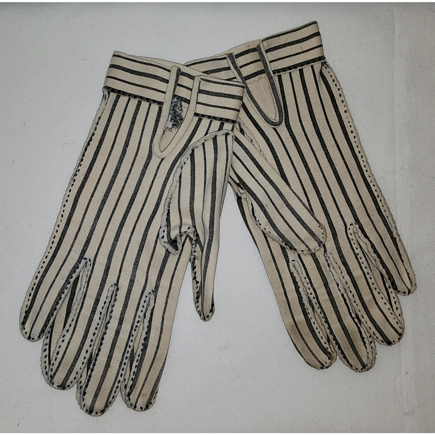 Vintage Hermes Gloves 1950s Cream Blue Pinstriped Cotton Blend Gant Hermes Wear Right Exclusive USA Mid Century Designer