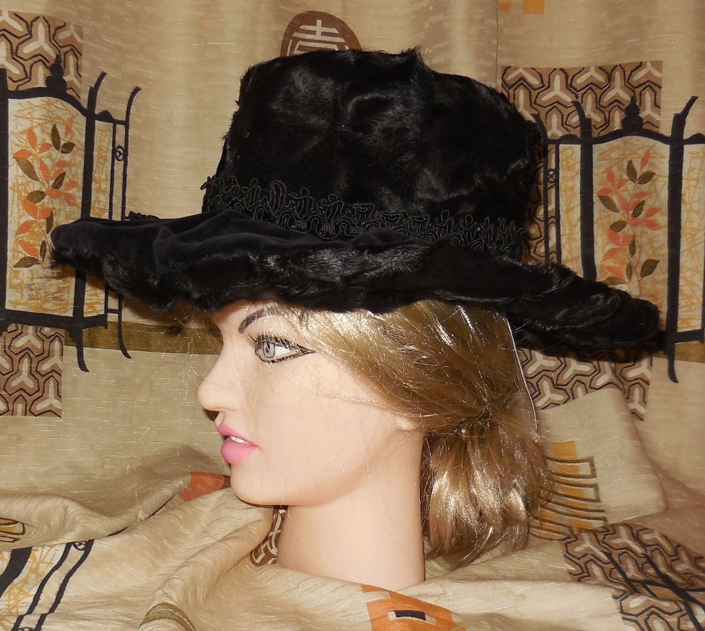 SALE Vintage Fur Hat 1960s 70s Edwardian Style Large Round Black Lamb Fur Velvet Picture Hat Titanic Style Jet Beads Boho 20 in.