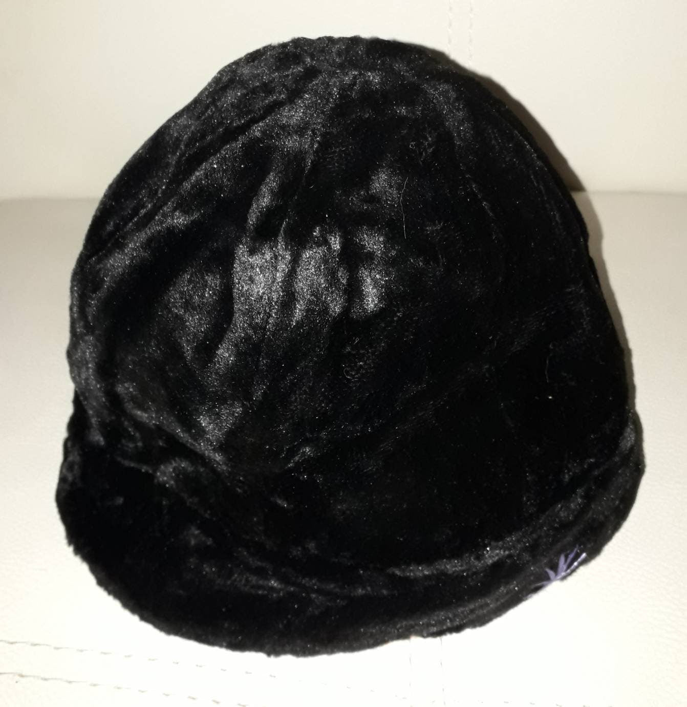 Unworn Vintage Childs Hat 1930s 40s 50s Black Velvet Bucket Hat Cap Embroidered Brim NWT German Art Deco 19 in.