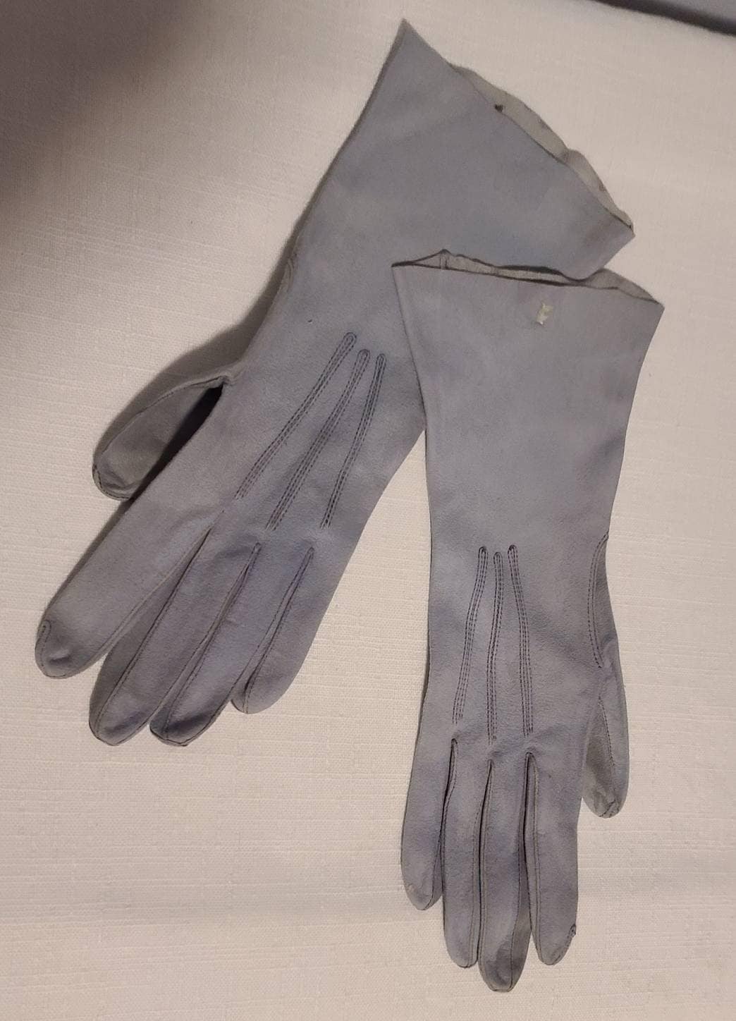 Vintage Suede Gloves Thin 1950s Periwinkle Light Blue Suede Gloves Rockabilly a few flaws