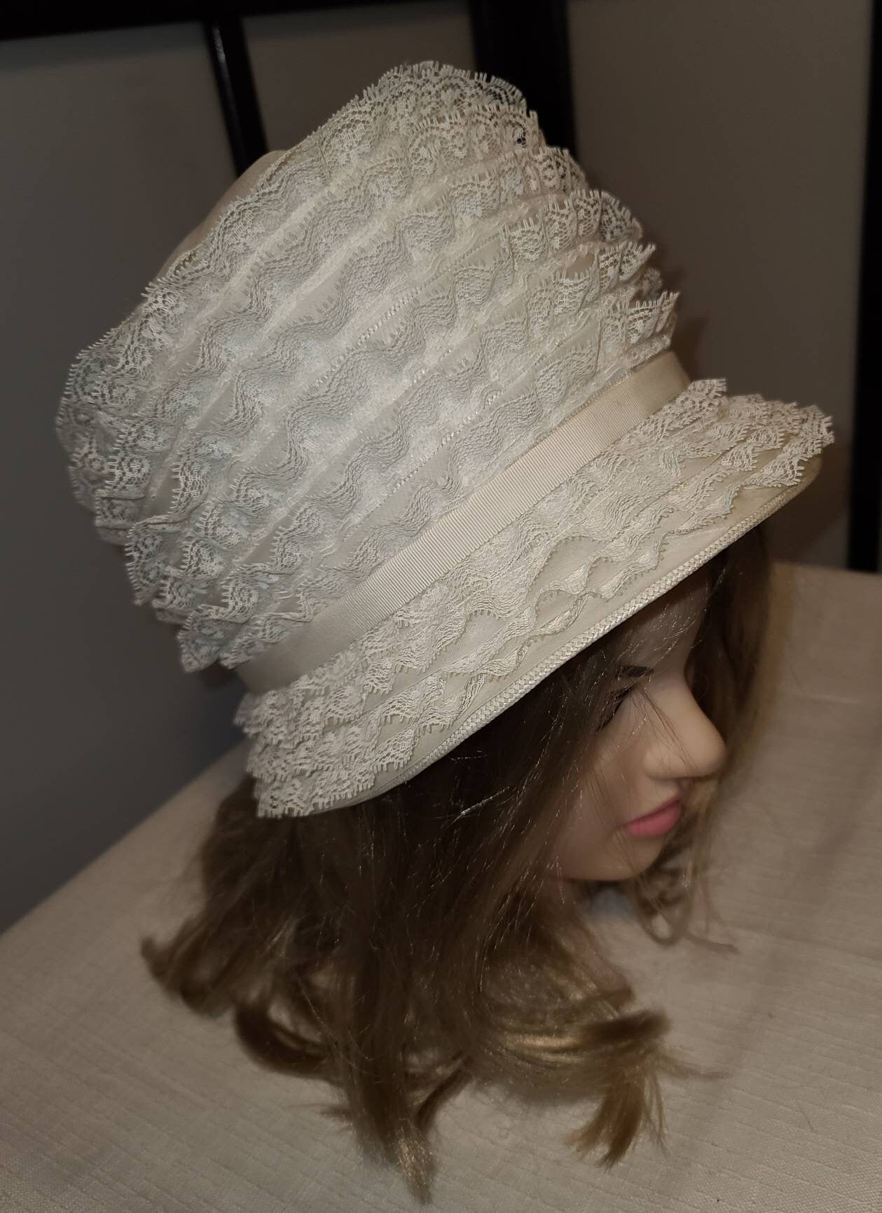 Vintage Lace Hat 1960s Tall Round White Lace Ruffle Pouf Hat Small Brim Back Bow Mod Boho Wedding Bridal 21.5 in.