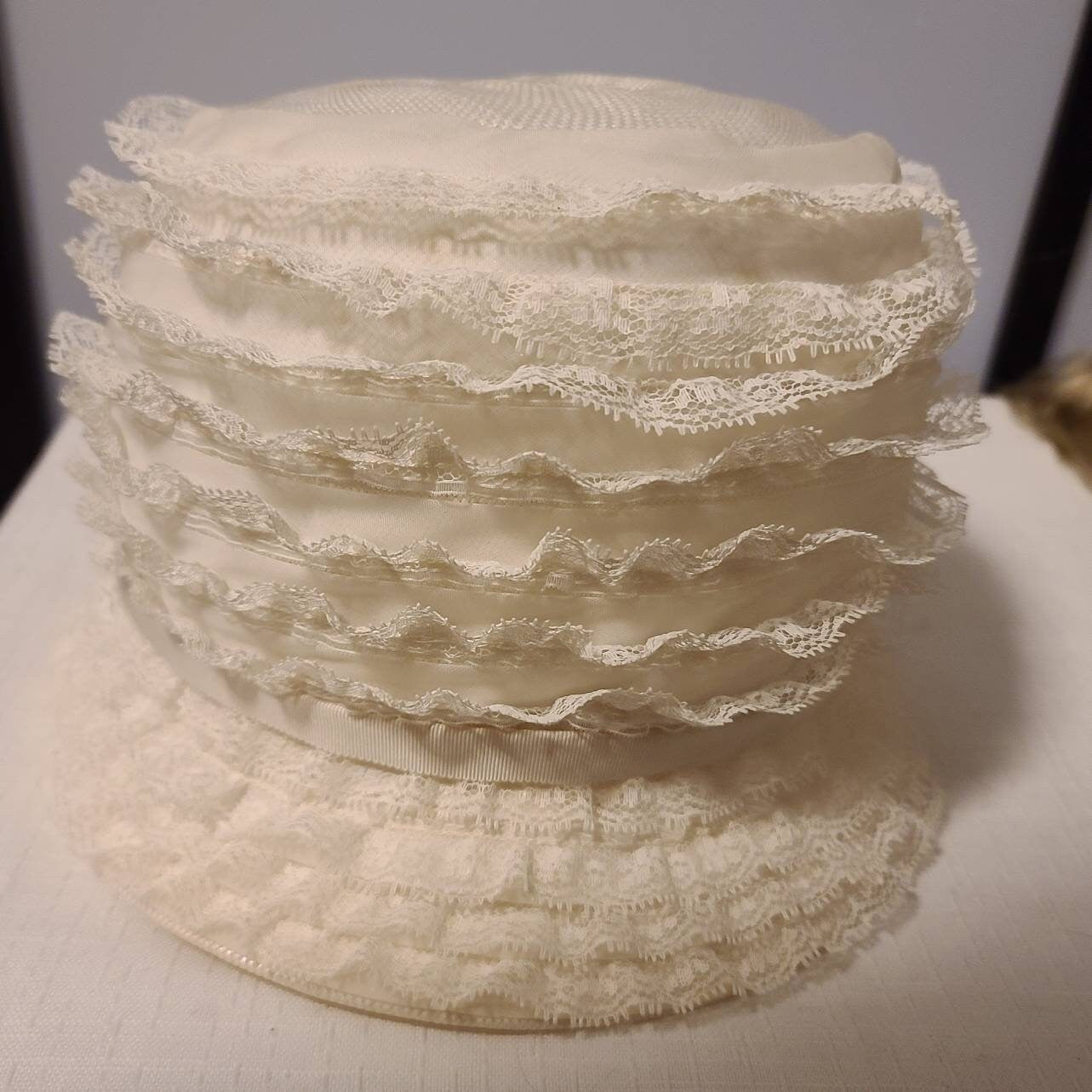 Vintage Lace Hat 1960s Tall Round White Lace Ruffle Pouf Hat Small Brim Back Bow Mod Boho Wedding Bridal 21.5 in.