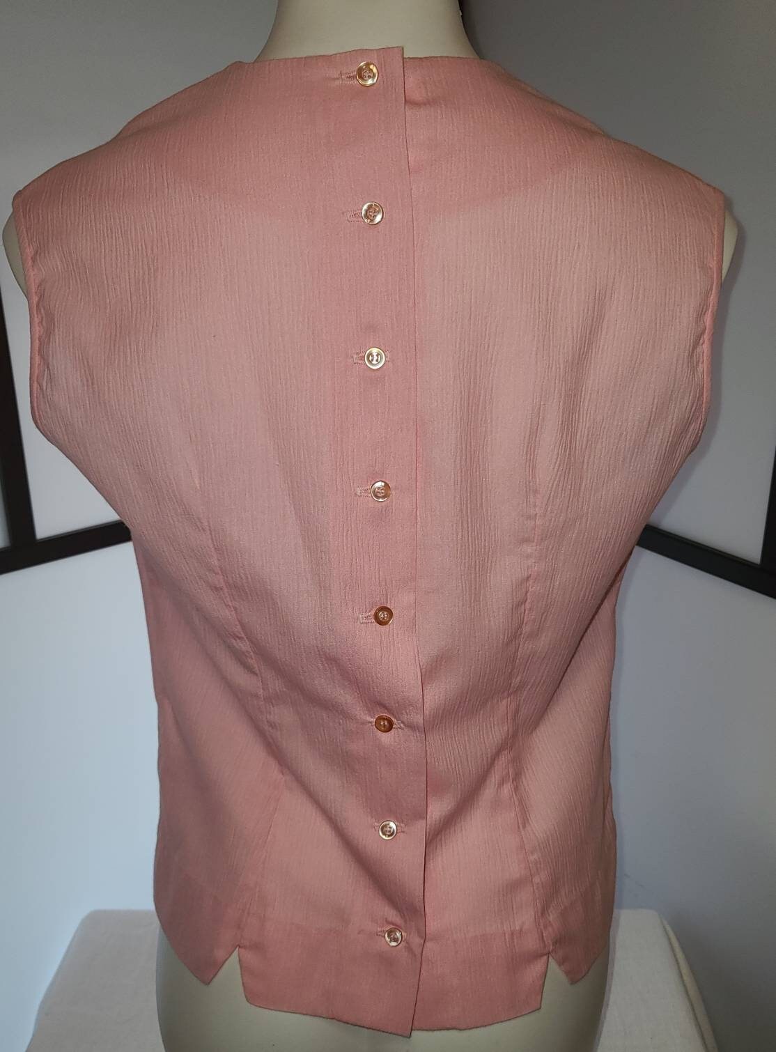 Vintage 1950s Blouse Pink Cotton Sleeveless Back Button Blouse Darts Unique Collar Detail Rockabilly L