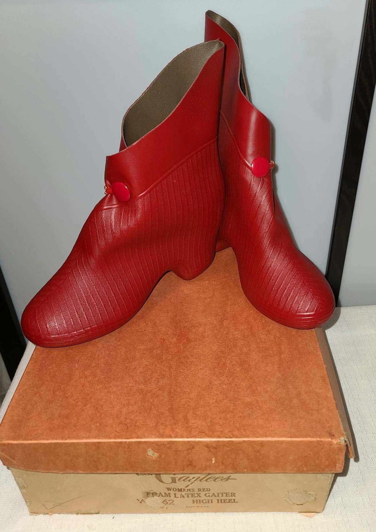 Vintage 1940s Galoshes Gaytees Cherry Red Latex Shoe Covers Rubber Gaiters Rain Boots with Heels in Box Rockabilly Fetish sz 5