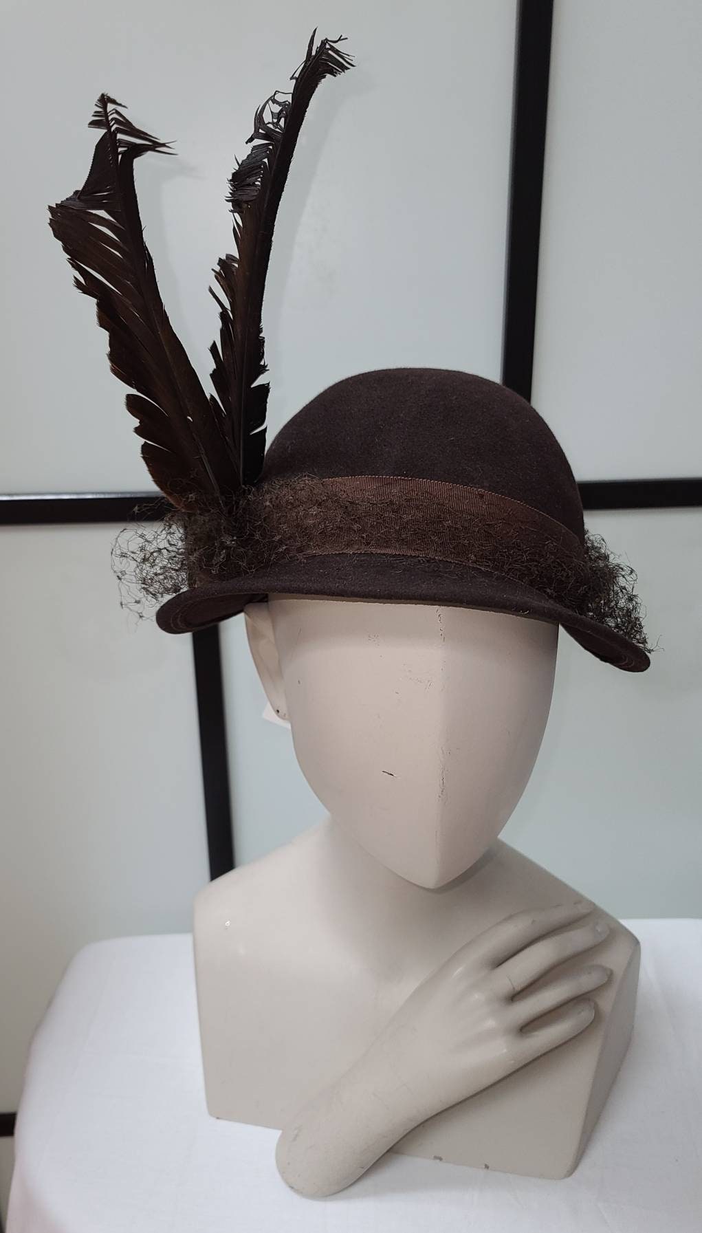 Vintage 1930s Hat Round Brown Felt Hat Large Feathers Merrimac Hat Corp. Art Deco 22 in. torn veil