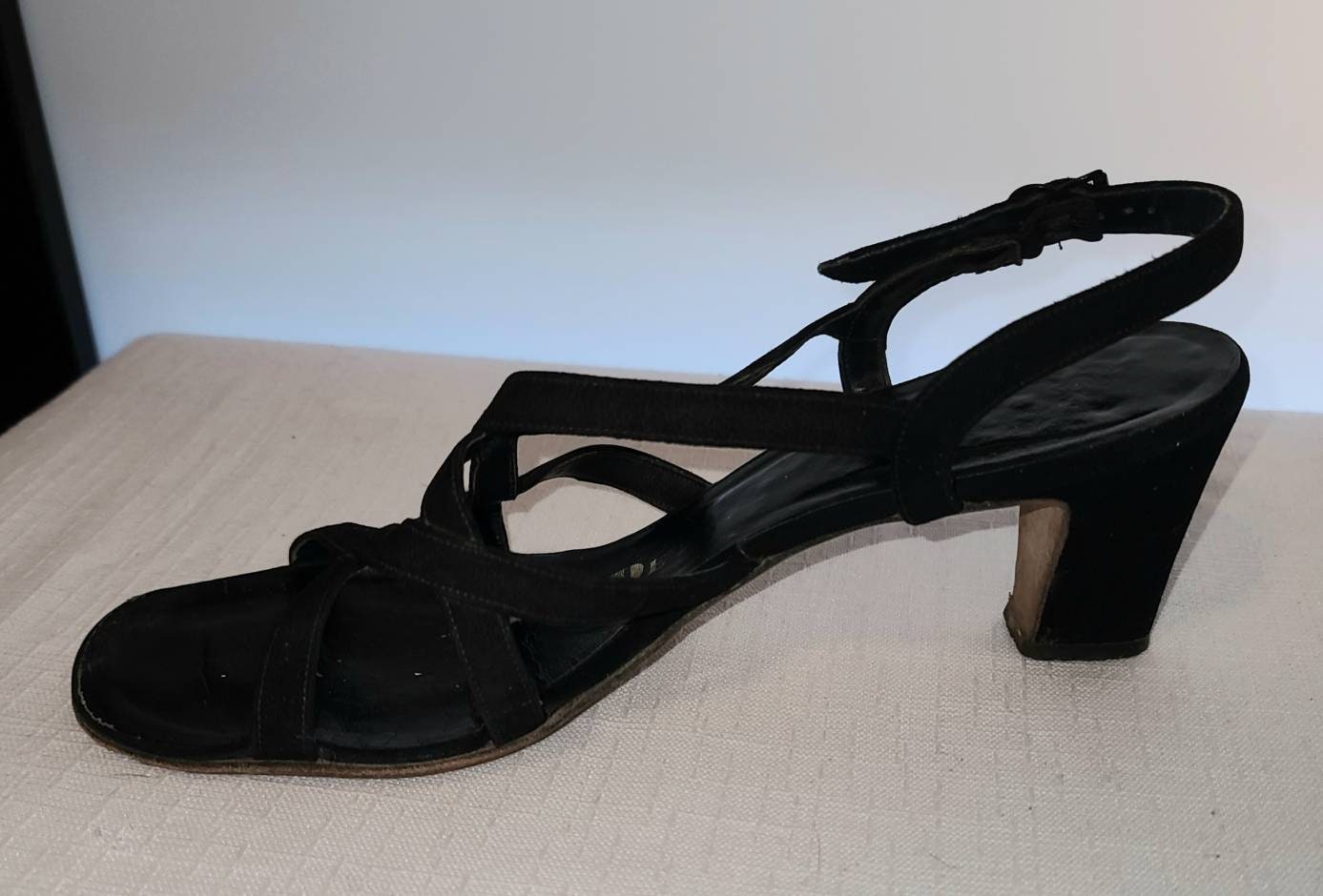 Vintage Evening Sandals 1950s 60s Black Suede Open Weave Sandals Shoes Small Heel Mid Century Rockabilly 7.5