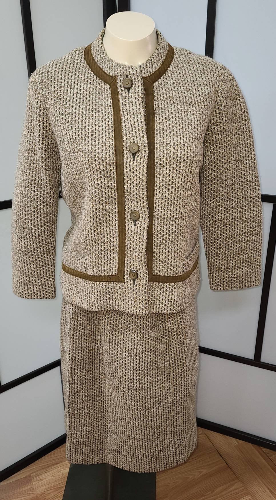 Vintage Women's Skirt Suit 1950s 60s Thick Wool Tweed Brown Beige Skirt Suit Boxy Jacket Suede Trim Mid Century Classic Rockabilly S M