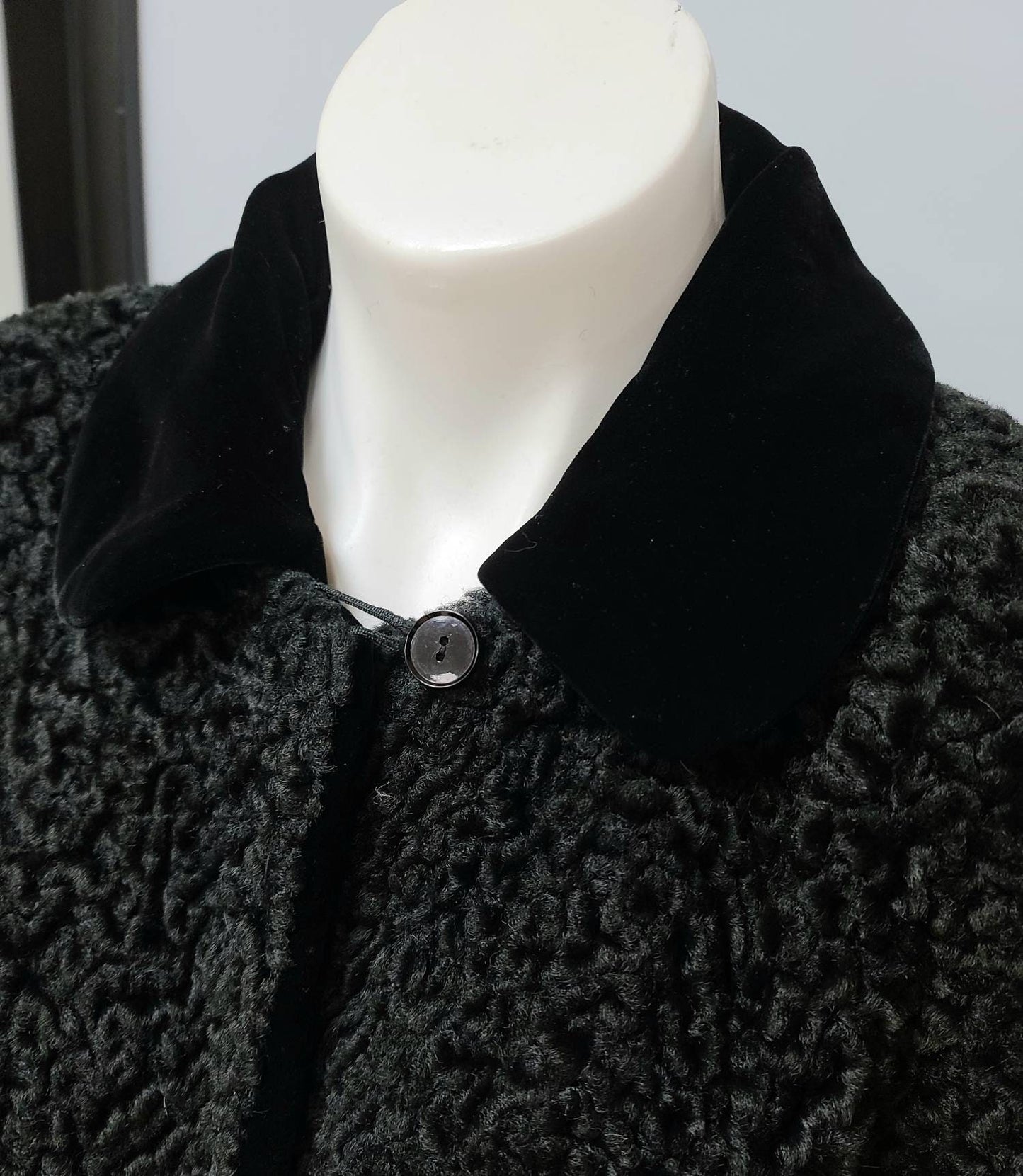 Vintage Faux Fur Jacket 1950s Black Curly Faux Lamb Fur Jacket Short Coat Top Button Velvet Collar Rockabilly Boho L