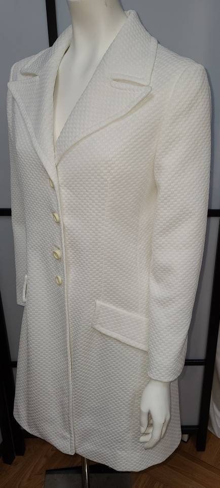 Vintage White Coat 1960s 70s Fitted Textured White Polyester Lightweight Coat Mod Boho M