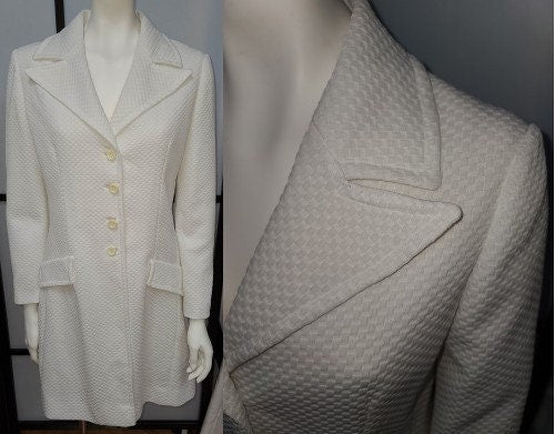 Vintage White Coat 1960s 70s Fitted Textured White Polyester Lightweight Coat Mod Boho M