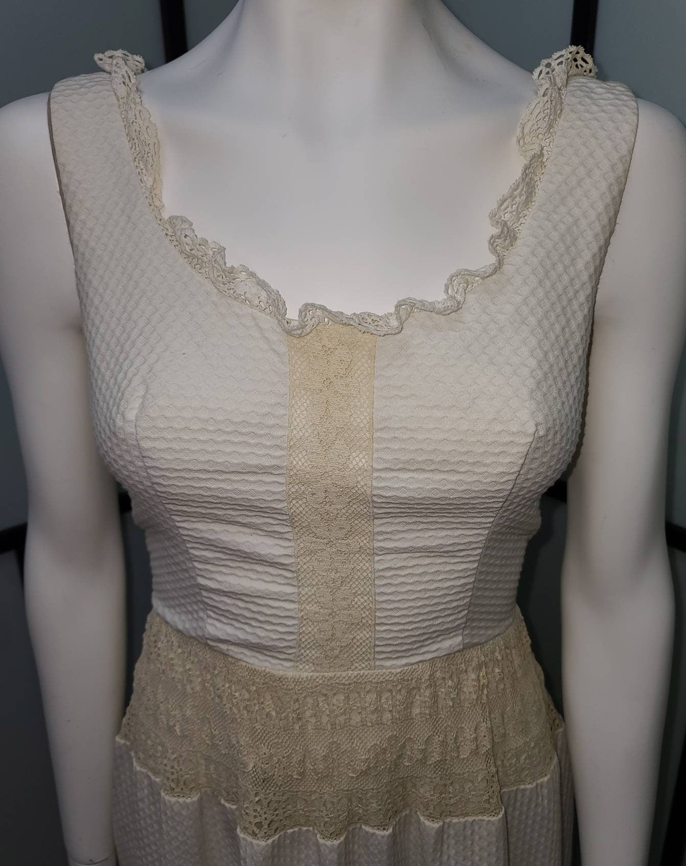 Vintage 1970s Gown Long Cream Cotton Pique Sleeveless Maxi Dress Tiered Skirt Crochet Lace Lanz Originals Prairie Boho Wedding Bridal S