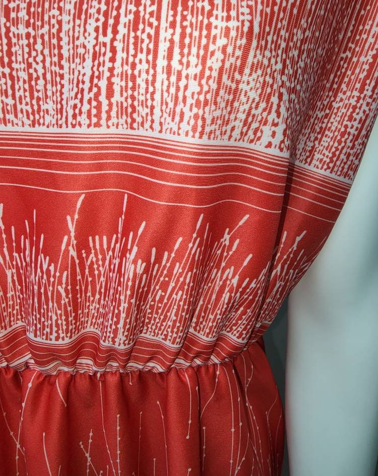 Vintage 1970s Dress Red White Abstract Pussywillow Geometric Print Thin Polyester Dress Summer Boho Festival L XL