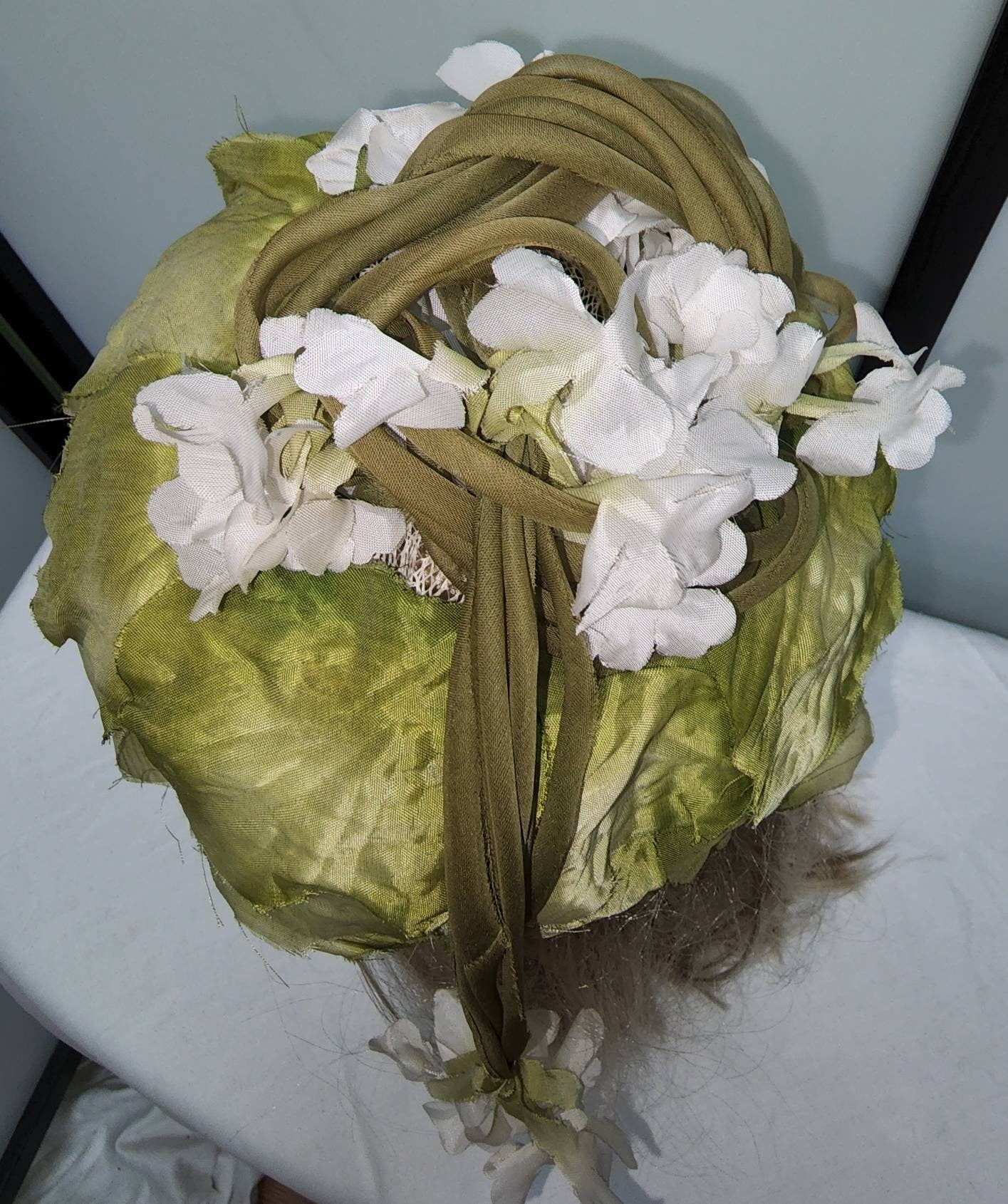Vintage Floral Hat 1950s Small Round Sculptural Hat Green Fabric Leaves Long Stems White Flowers Abstract Mid Century Rockabilly 20.5 in.