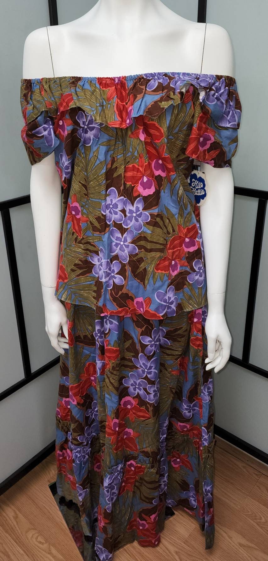 Unworn Vintage Hawaiian Top and Skirt 1980s Hilo Hattie Elastic Neck Top and Long Swingy Skirt Tropical Floral Print NWT Hippie Boho M