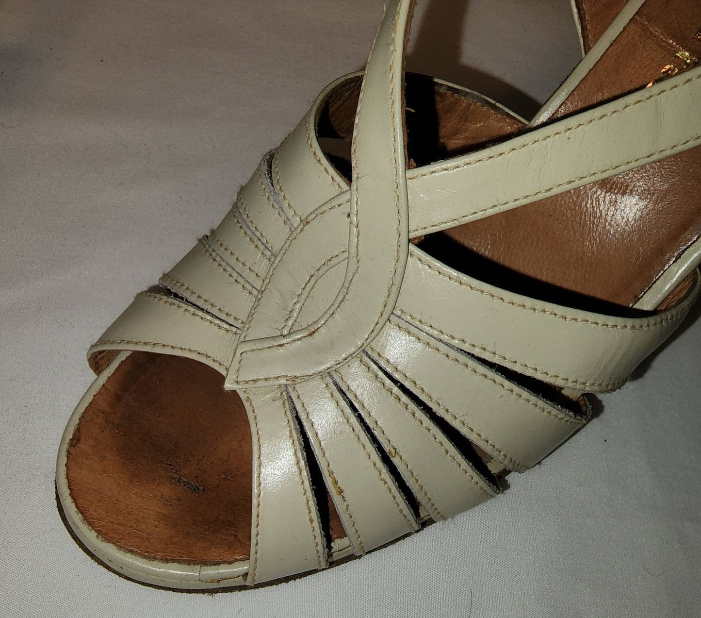 Vintage High Heel Sandals 1970s Strappy Beige Leather Heels Made in Italy 3.5 inch heels Quali Craft Boho
