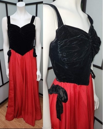 Vintage Long Gown 1940s 50s Black Velvet Sweetheart Bodice Long Red Taffeta Skirt Dress Mid Century Glamor Halloween Gothic Boho S