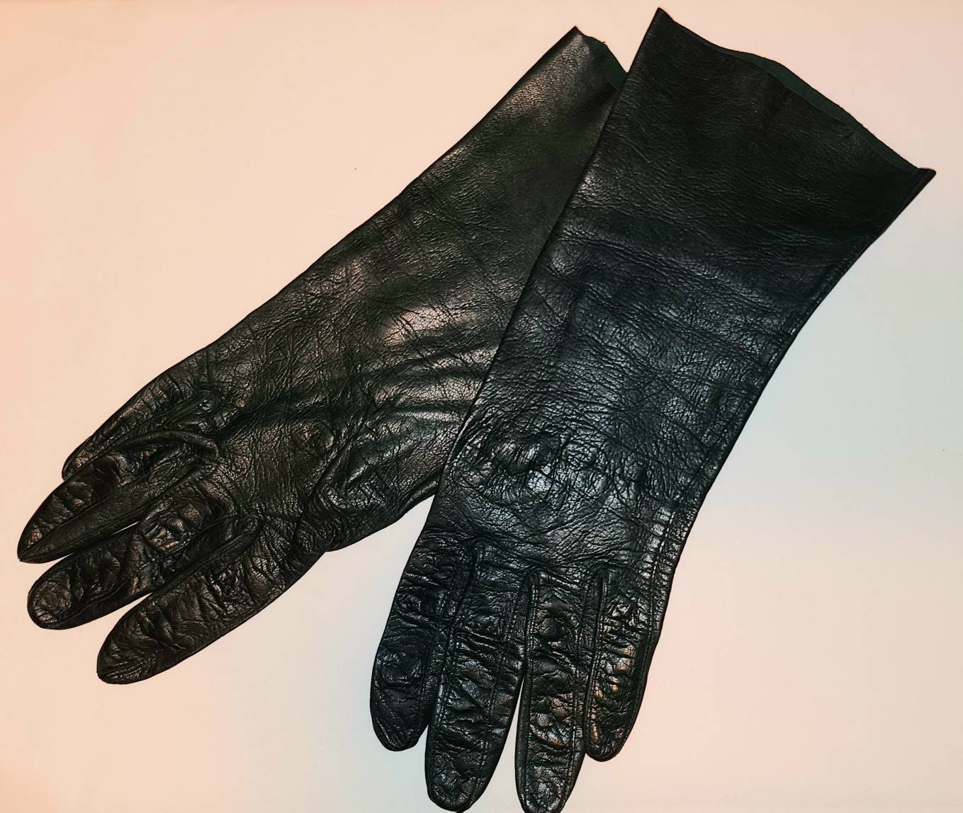 Vintage Leather Gloves 1950s 60s Midlength Thin Dark Green Leather Gloves Made in Italy Italian Leather Mid Century 7