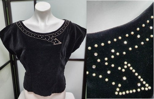 Vintage 1950s Top Black Velvet Pearl Rhinestone Arrow Design Evening Top Debut Blouse Rockabilly Pinup M