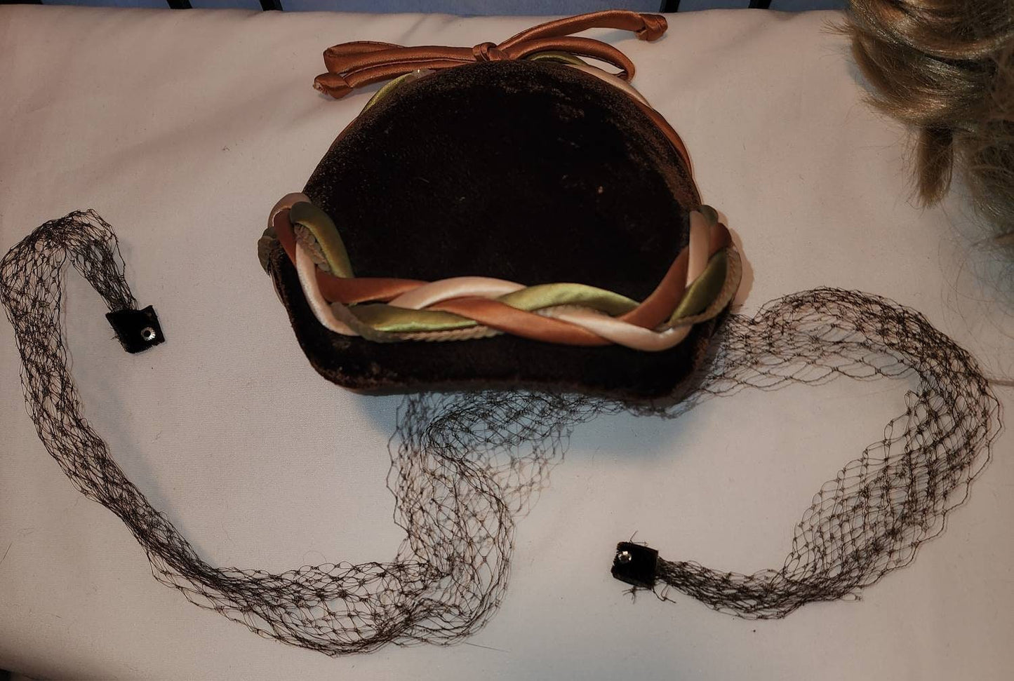 Vintage Half Hat 1950s Brown Velvet Cocktail Hat Satin Cord Trim Bow Net Veil Mid Century Rockabilly