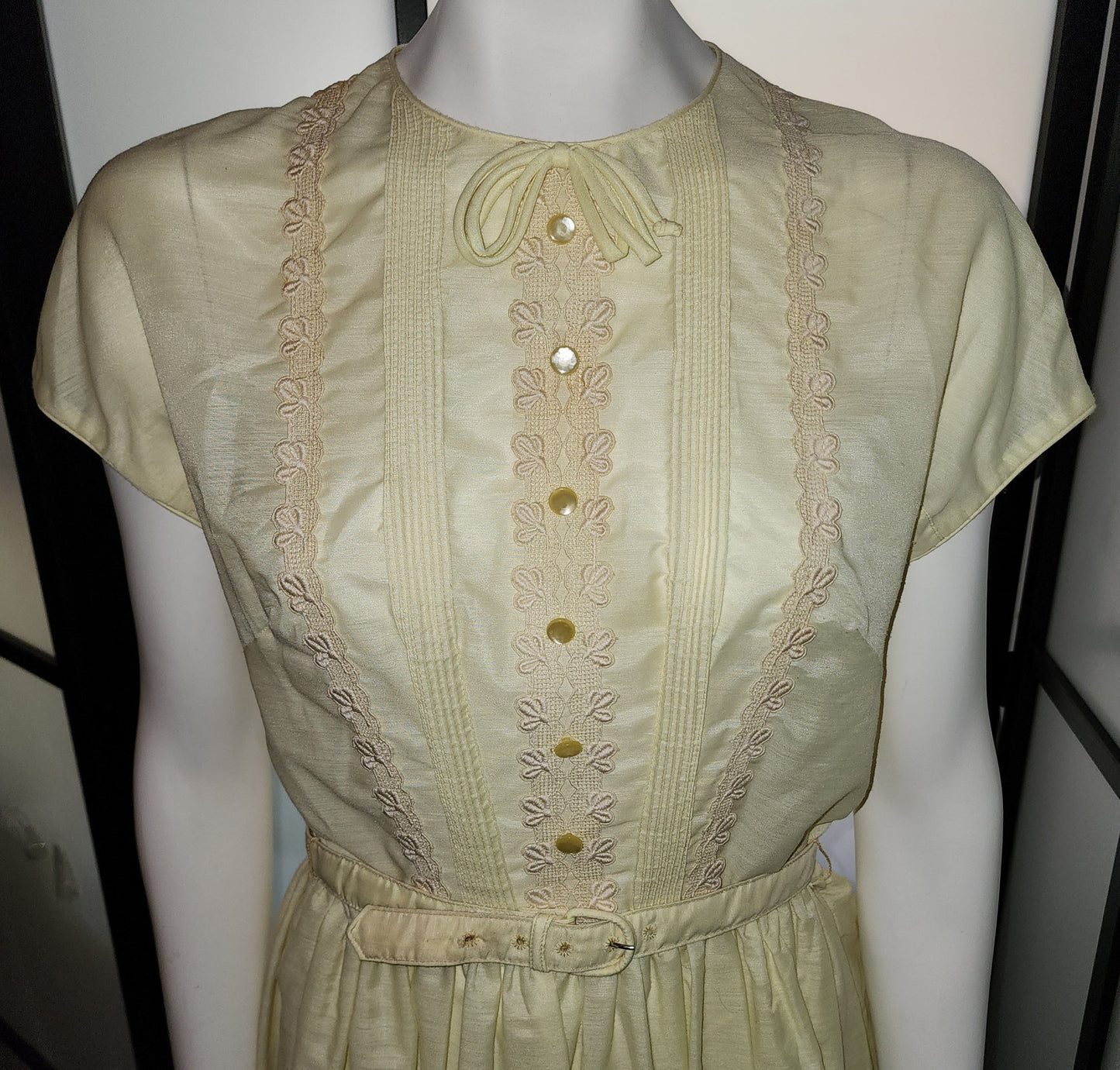 Vintage 1950s Dress Light Yellow Semi Sheer Cotton Blend Day Dress Full Skirt Cute Details Mid Century Rockabilly M