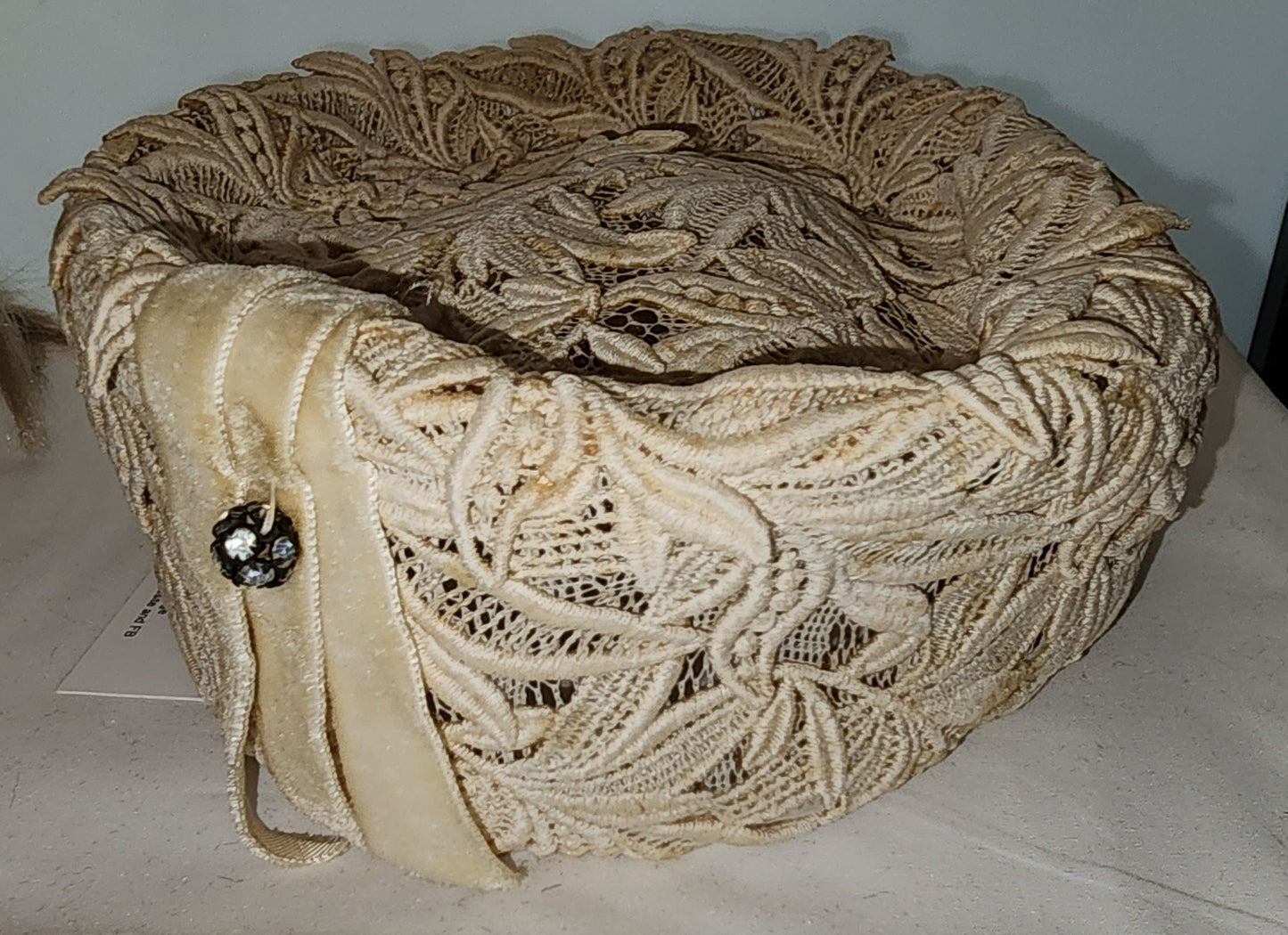 Vintage 1950s Hat Round Beige Lace Pillbox Hat Velvet Rhinestones Rockabilly Wedding Bridal 20.5 in.