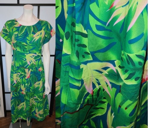 Vintage Hawaiian Dress 1980s Green Pink Abstract Tropical Print Drop Waist Cotton Blend Dress Hilo Hattie Boho M