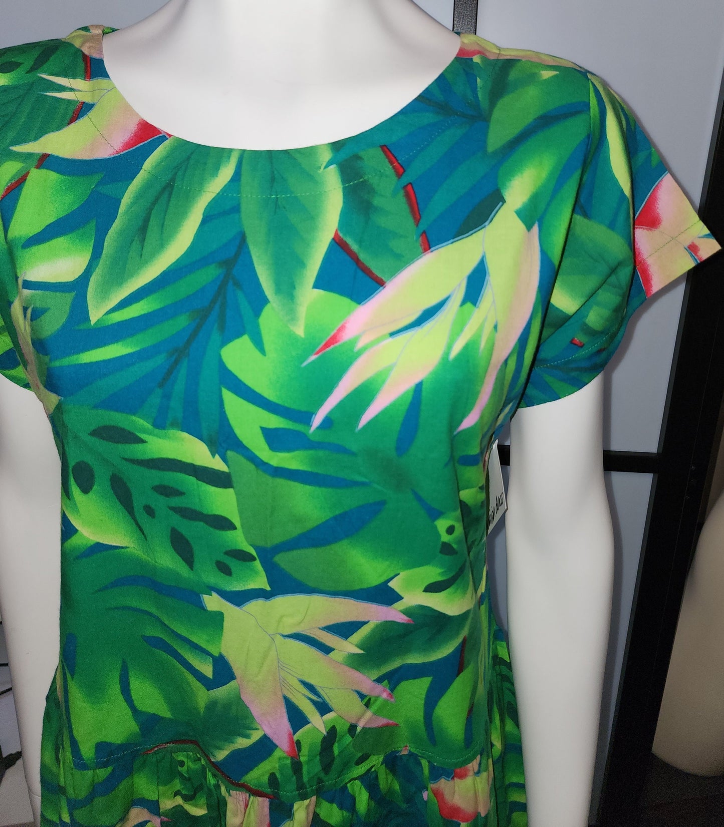 Vintage Hawaiian Dress 1980s Green Pink Abstract Tropical Print Drop Waist Cotton Blend Dress Hilo Hattie Boho M