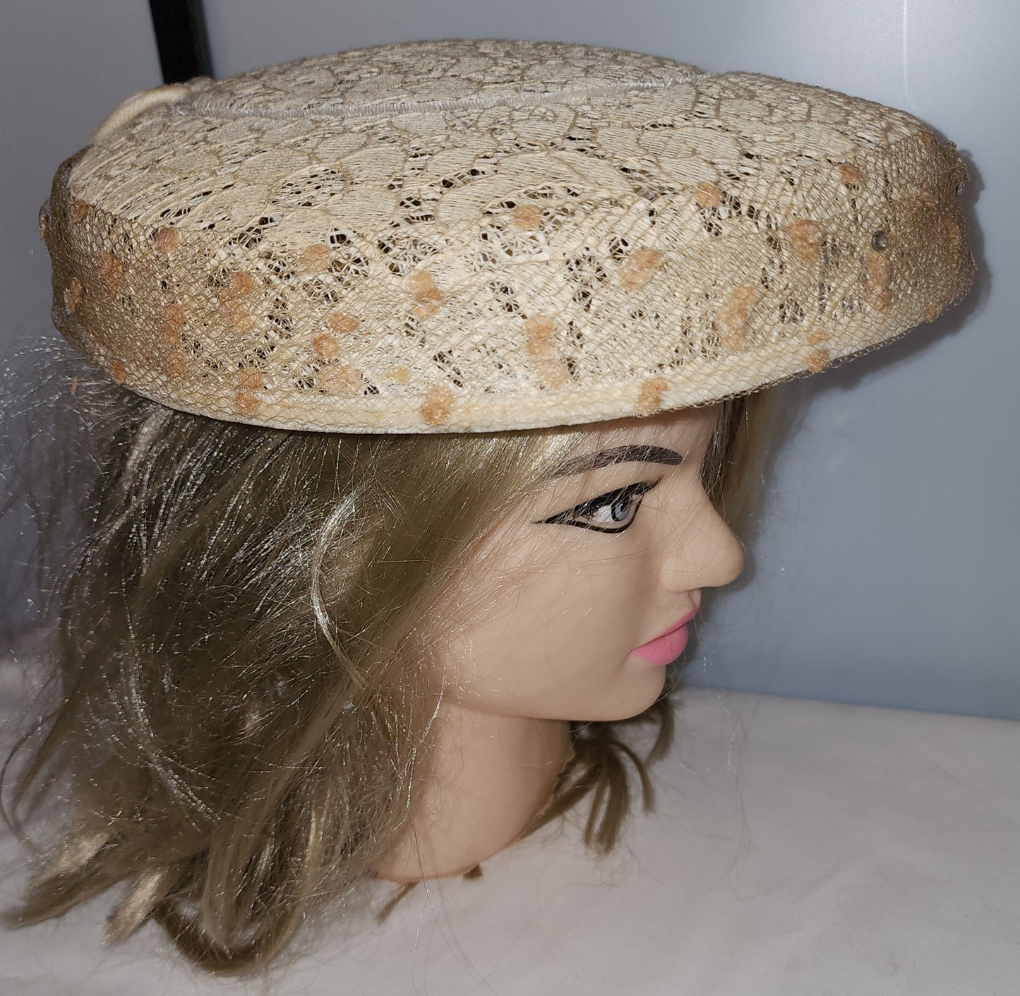 Vintage Saucer Hat 1950s Large Cream Lace Platter Hat Tulle Trim Rhinestones Mid Century Wedding Bridal 21 in.