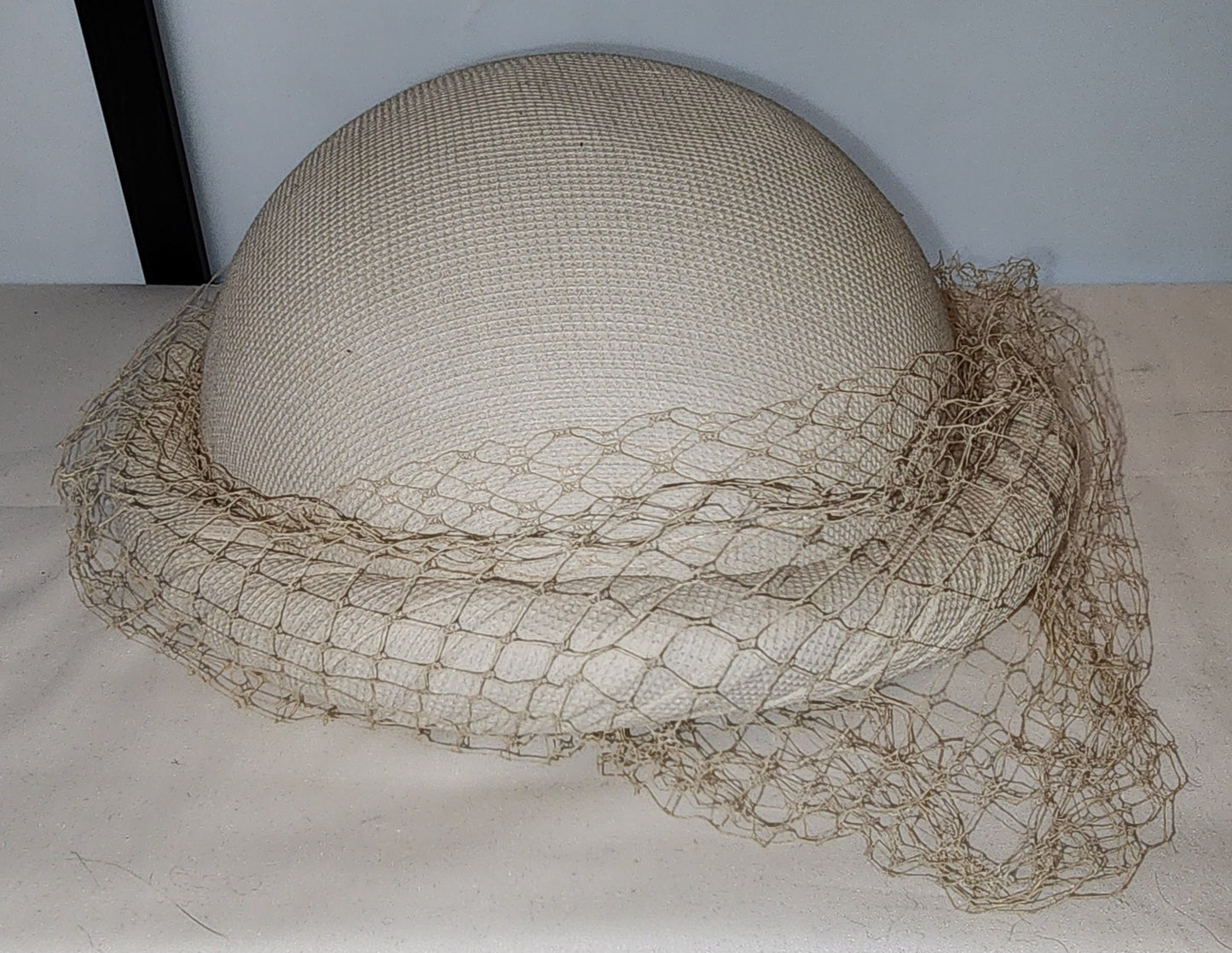 Vintage 1930s Hat Round Cream Bumper Hat Large Net Veil Back Net Bow Art Deco Wedding Bridal 21 in.