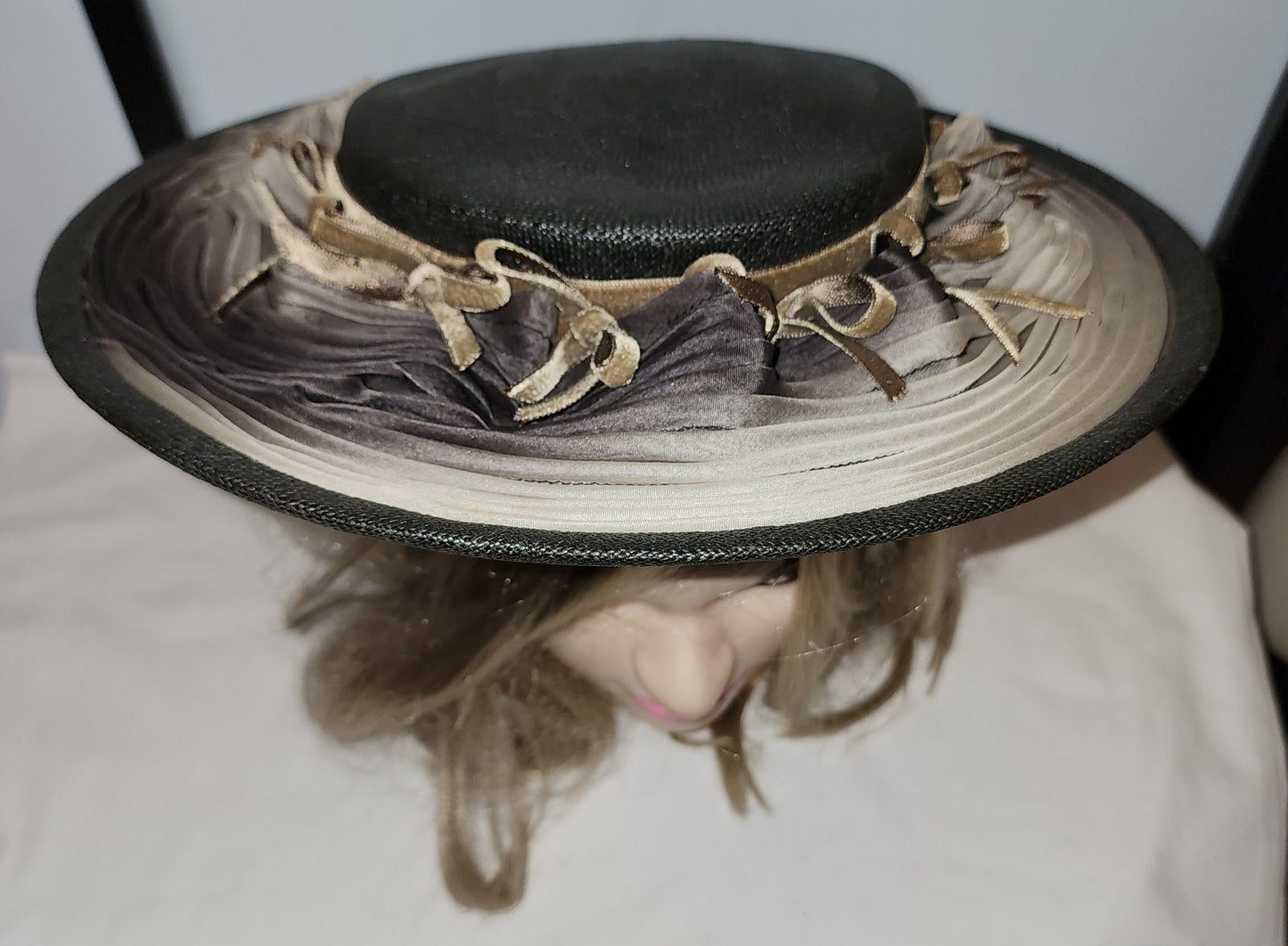 Vintage 1940s Hat Large Round Black Tilt Perch Hat Beige Brown Ombre Tulle Velvet Ribbons Cherry & Webb Co Mid Century 19.5 in.